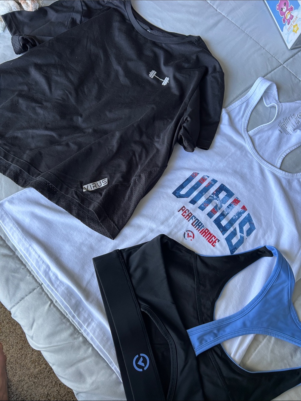 Virus Women’s - Performance Racerback, sports bra and black crop